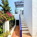 Charming With Pool And Sea View Casa de Férias *