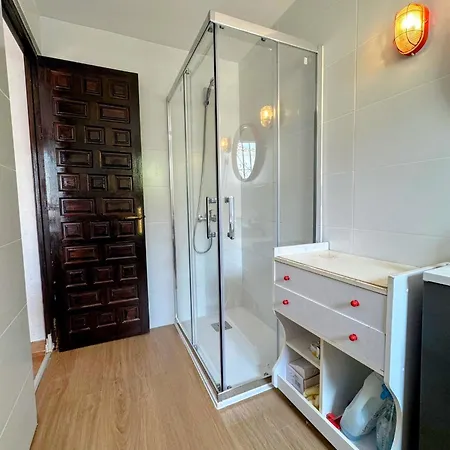 Charming With Pool And Sea View Tatil Evi